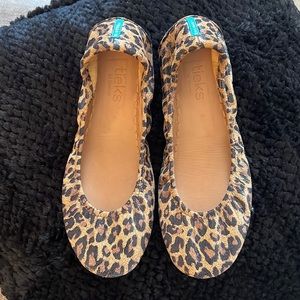 EUC Leopard Tieks